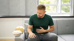 Pálení žáhy po jídle: co ho vyvolává a jak si dnes ulevit