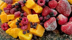 Někdy může být mražené ovoce zdravější než čerstvé – tady je proč