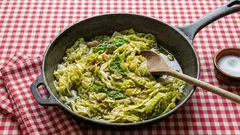 Hustá rýžová polévka se savojským zelím – neapolský styl, která vás zasytí