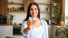 Proč 2 litry vody denně nejsou pro každého a jak si nastavit pitný režim